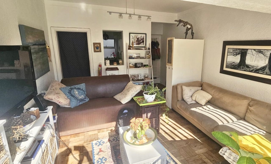 2 Bedroom Property for Sale in Sea Point Western Cape